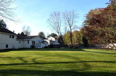 8 Clay St, MerriMacK, NH 03054 - photo 5