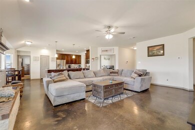 104 Stella Ln, Springtown, TX 76082 - photo 5