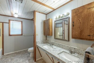 703 N Sioux Ave, Claremore, OK 74017 - photo 6