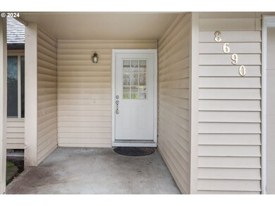8690 SW Davies Rd unit 2, Beaverton, OR 97008 - photo 4