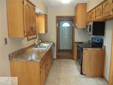 1911 Holly Way, Lansing, MI 48910 - photo 6