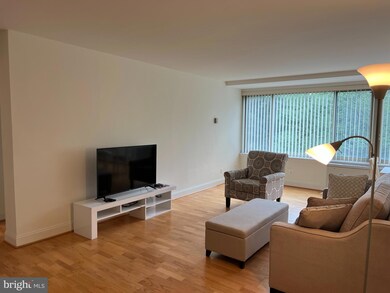 Taft Towers unit 406, Arlington, VA 22201 - photo 2