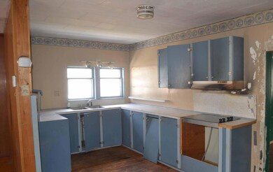 6 Kitchen