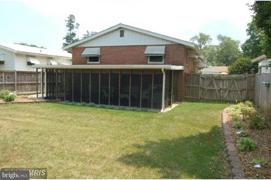 212 Dale Rd, Pasadena, MD 21122 - photo 3