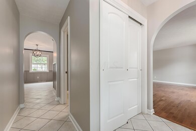 1631 Carrigallen Ln, Columbus, OH 43228 - photo 7