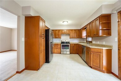 620 E 16th St N, Newton, IA 50208 - photo 3