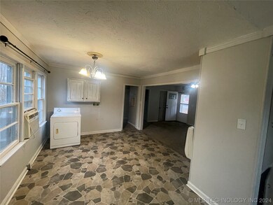 211 S 3rd St, Eufaula, OK 74432 - photo 7