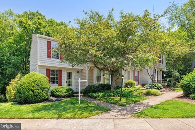 1665 Fieldthorn Dr, Reston, VA 20194 - photo 2