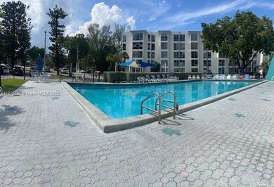 17620 Atlantic Blvd unit 505, Sunny Isles Beach, FL 33160 - photo 6