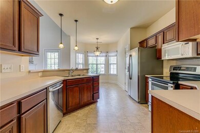 3347 Kingshire Way unit 81, Clover, SC 29710 - photo 5