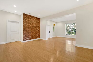 2921 W Glenlake Ave unit 2W, Chicago, IL 60659 - photo 6