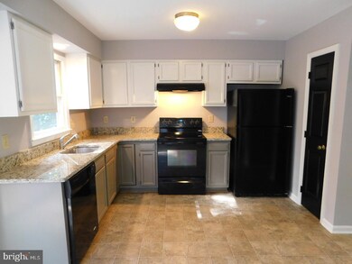 612 Southampton Dr, Ruther Glen, VA 22546 - photo 2