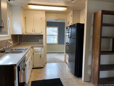 7978 Scottsville Rd, Floyds Knobs, IN 47119 - photo 4