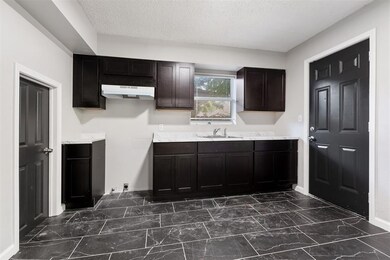 1307 NE 37th St, Oklahoma City, OK 73111 - photo 6