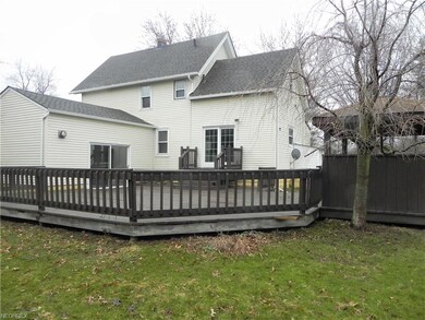 This private deck a great place for your quiet mom