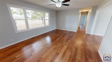 5947 SW Auburn Rd, Topeka, KS 66610 - photo 2