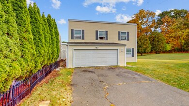 7 Inverness Square, Middletown, CT 06457 - photo 2