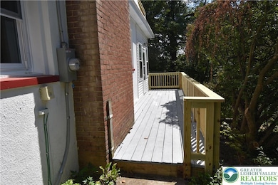 375 Lw Shawnee Ave, Easton, PA 18042 - photo 4