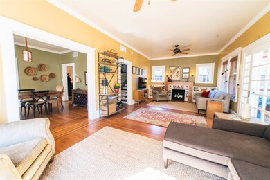 3404 Yupon St, Houston, TX 77006 - photo 4