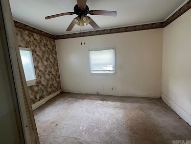 305 N Cypress St, Pine Bluff, AR 71601 - photo 2