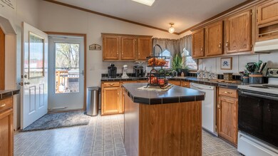 219 E Coyote St, Mandan, ND 58554 - photo 7