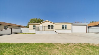 1109 W Waylon Jennings Blvd, Littlefield, TX 79339 - photo 2