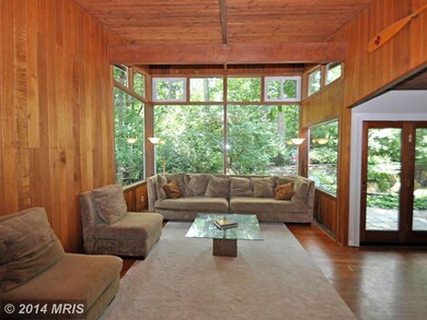 6409 Crosswoods Dr, Falls Church, VA 22044 - photo 3