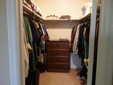 8 foot Walk In Closet