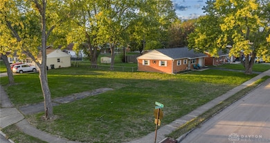 300 Carol Ln, Englewood, OH 45322 - photo 5