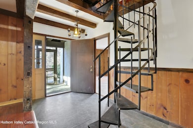 Entry way