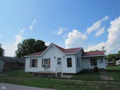 204 E Walnut St, Waynetown, IN 47990 - photo 2