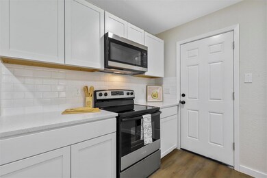 720 Shady Ln, Hurst, TX 76053 - photo 7