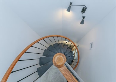 696 Mowbray Arch unit 100, Norfolk, VA 23507 - photo 3