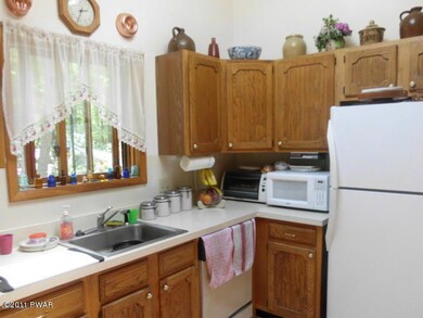 800 Whipple Tree Ct E, Lords Valley, PA 18428 - photo 4