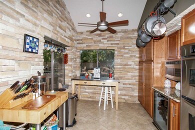 Kitchen Eat In Area