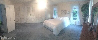 Crounse, bed room1