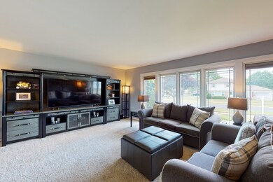 1035 E Forest Ave, Des Plaines, IL 60018 - photo 3