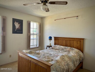 1905 Crow Dr, El Paso, TX 79935 - photo 7