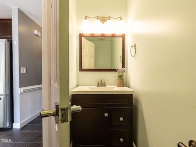 005-1280x960-half-bath