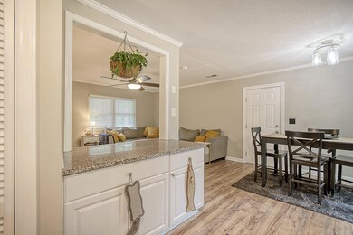 12-web-or-mls-CREM_1644 Royle_012