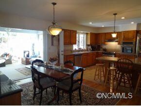 Open Kitchen/Dining