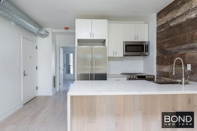 11-49 Welling Ct unit 3, Astoria, NY 11102 - photo 2