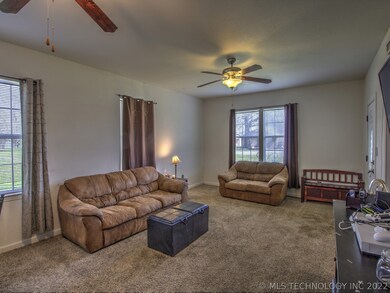 202 N Whitaker St, Pryor, OK 74361 - photo 6