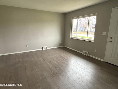 649 Midfield Dr, Maumee, OH 43537 - photo 2