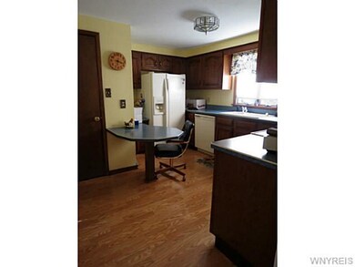 1071 Remington Dr, North Tonawanda, NY 14120 - photo 6