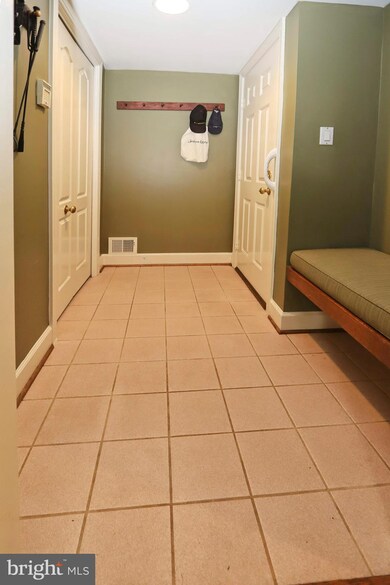 11331 Bright Pond Ln, Reston, VA 20194 - photo 5