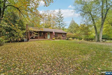 EASY ONE FLOOR LIVING