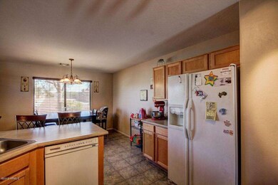 6-Eat in kitchen