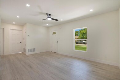 929 Highland Dr, Grand Prairie, TX 75051 - photo 6