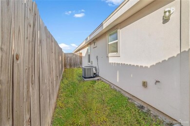 2019 Stardust Ln unit 3, Edinburg, TX 78541 - photo 3